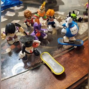 Tech Deck Dudes Action Figure Set 8 Piece